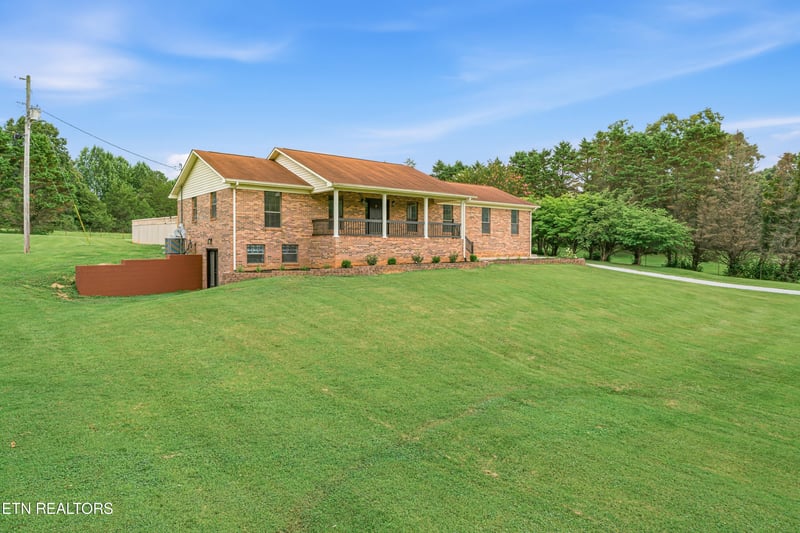 394 Pattie Gap Rd, Philadelphia, TN 37846