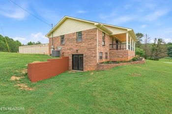 394 Pattie Gap Rd, Philadelphia, TN 37846