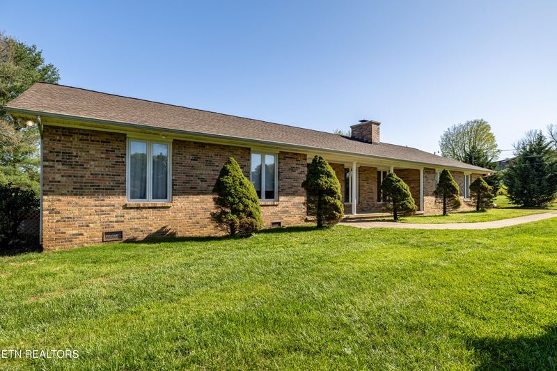 3941 Simpson Rd, Lenoir City, TN 37772
