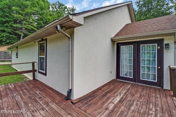 395 Ashley Ln, Oneida, TN 37841