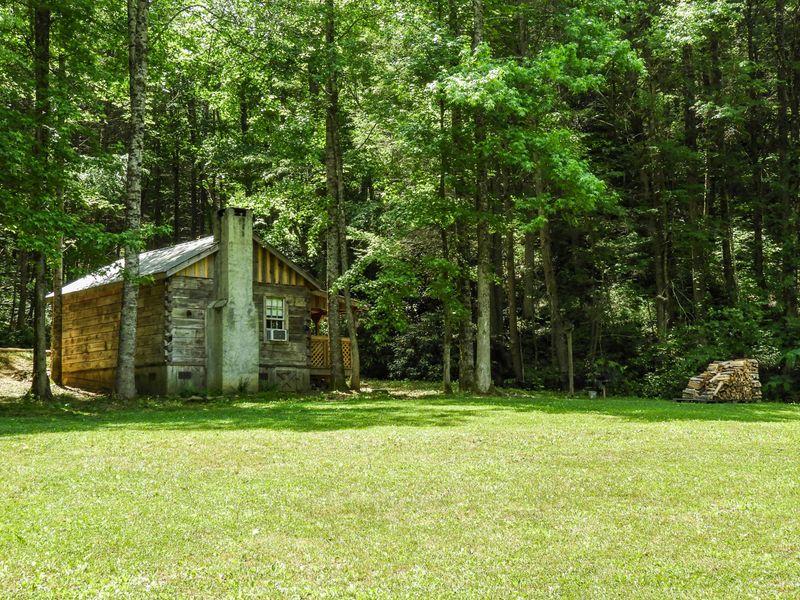 3950 Wilhite Rd, Sevierville, TN 37876