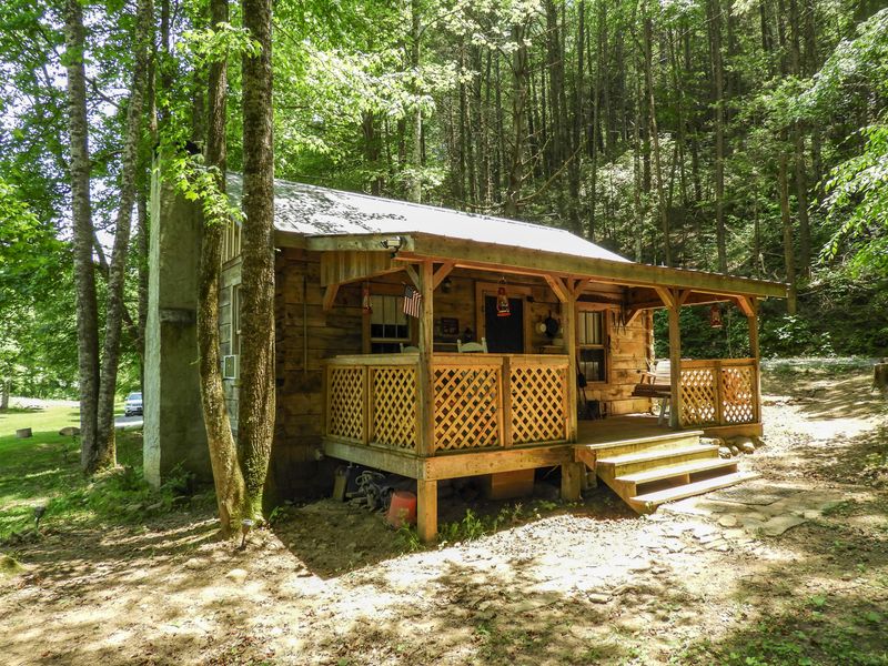 3950 Wilhite Rd, Sevierville, TN 37876