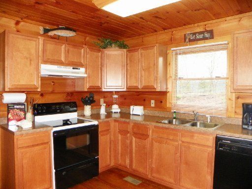 3954 S Dolly Dr, Sevierville, TN 37876
