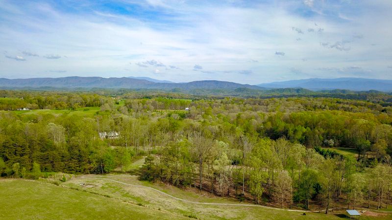3955 Niles Ferry Rd, Greenback, TN 37742