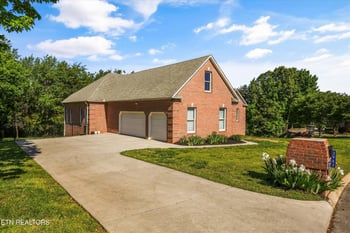 3962 Logans Landing Cir, Louisville, TN 37777