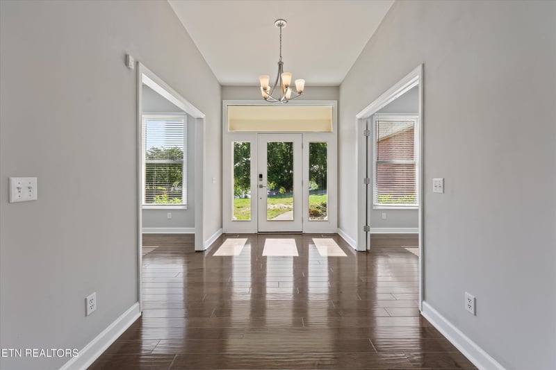 3962 Logans Landing Cir, Louisville, TN 37777