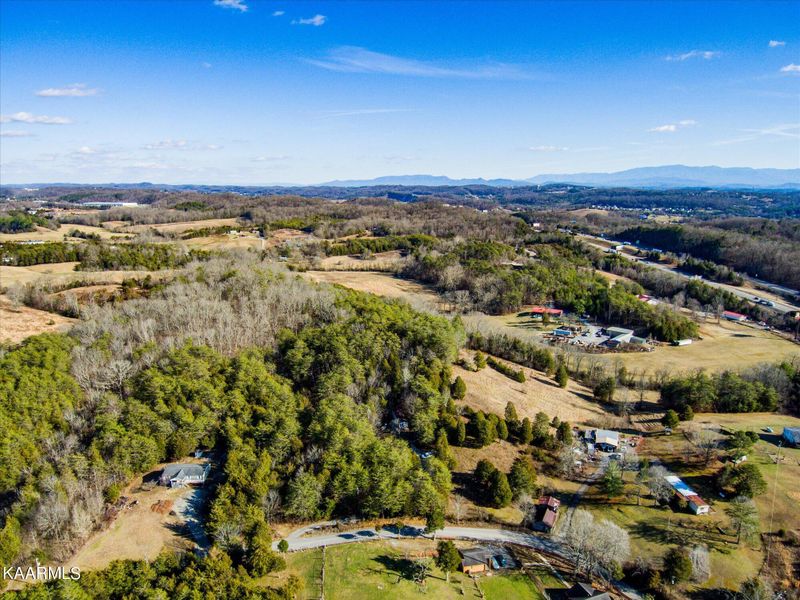 3966 Hickman Rd, Kodak, TN 37764
