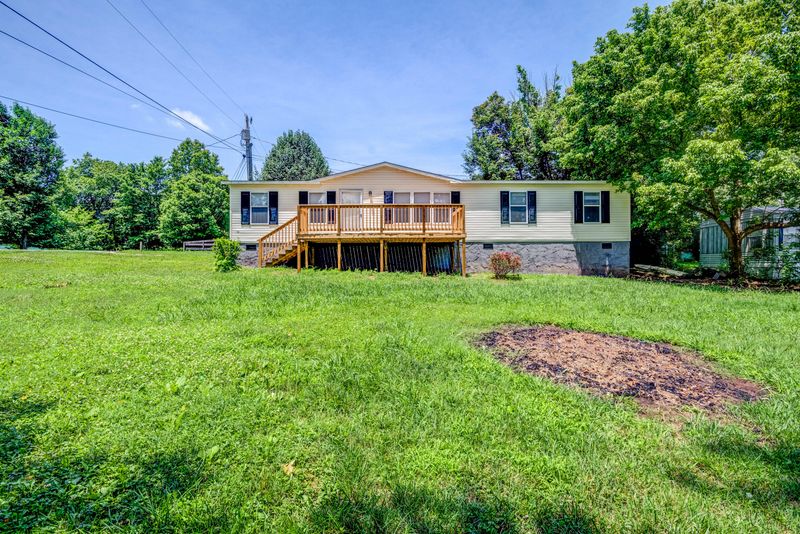 397 Lissa Ln, Bean Station, TN 37708