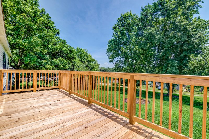 397 Lissa Ln, Bean Station, TN 37708