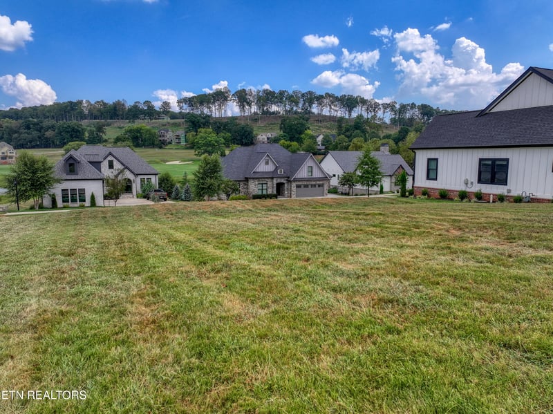 397 Old Barn Ln, Loudon, TN 37774