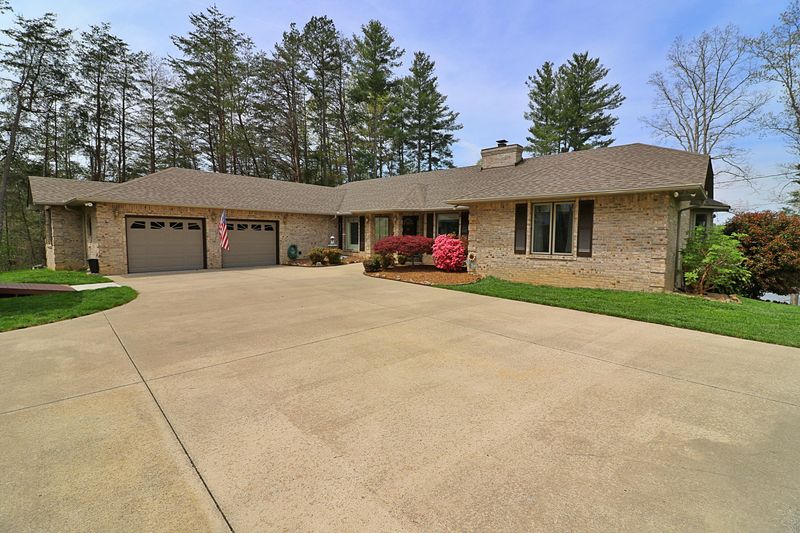 397 Paul Ed Dr, Oneida, TN 37841