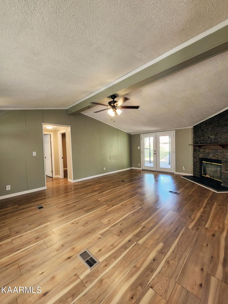 398 Carlock Ave, Harriman, TN 37748