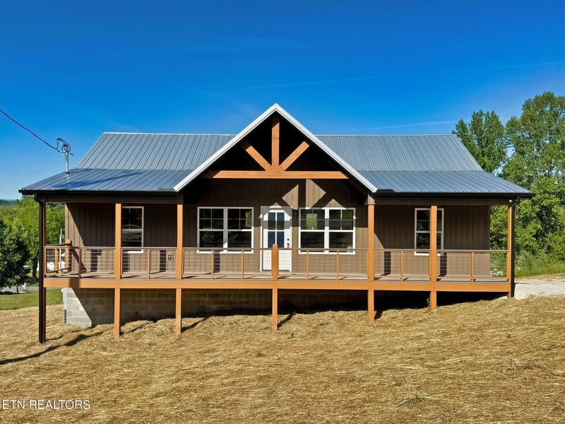 398 Glade Springs Rd, Lafollette, TN 37766