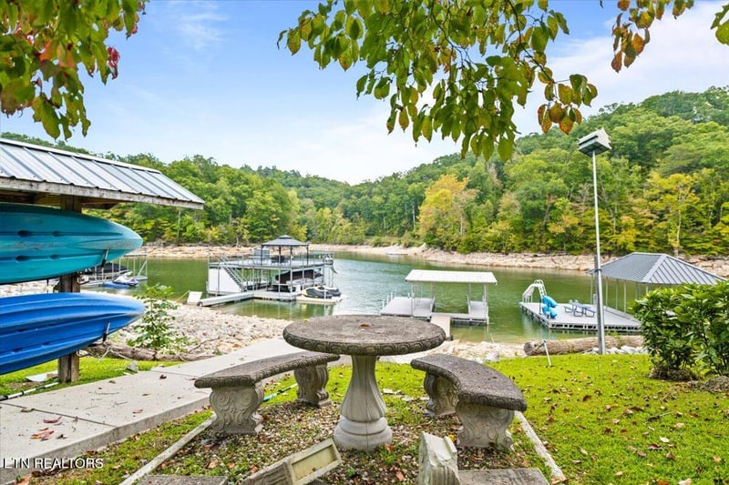 398 Perry Smith Ln, Caryville, TN 37714