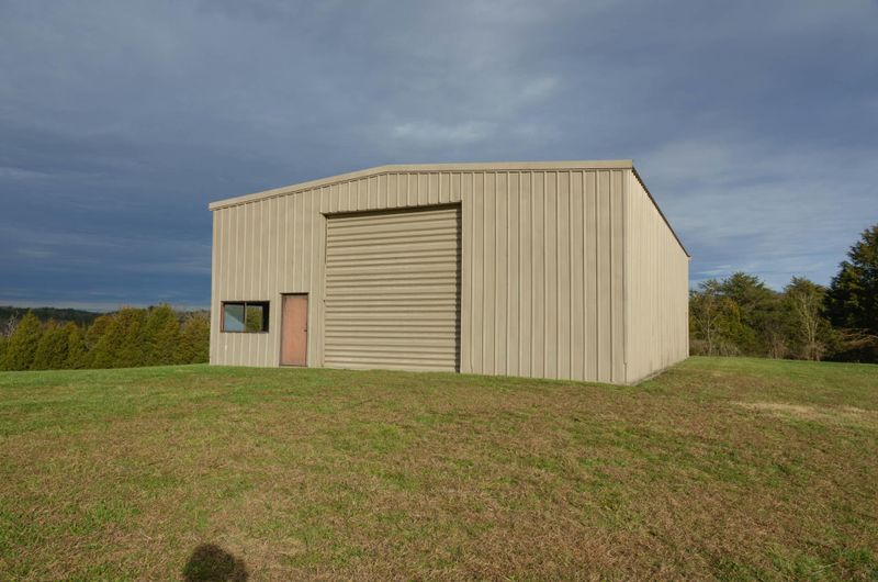 3982 Douglas Dam Rd, Kodak, TN 37764