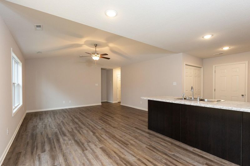 399 Hartfield Ln, Loudon, TN 37774