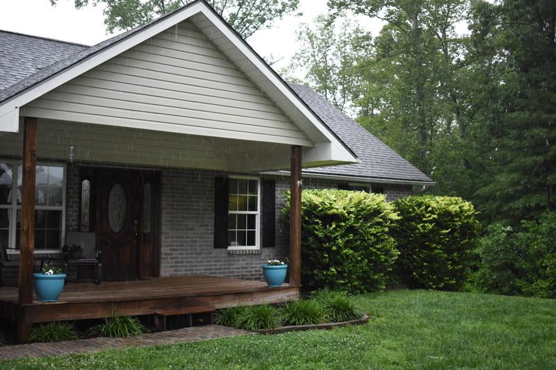 399 Skyline Dr, Harriman, TN 37748