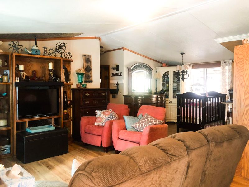 3995 Glade Creek Rd, Sparta, TN 38583