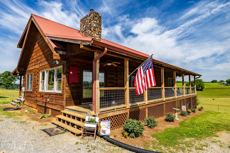 3995 W Meadow Rd, Greenback, TN 37742