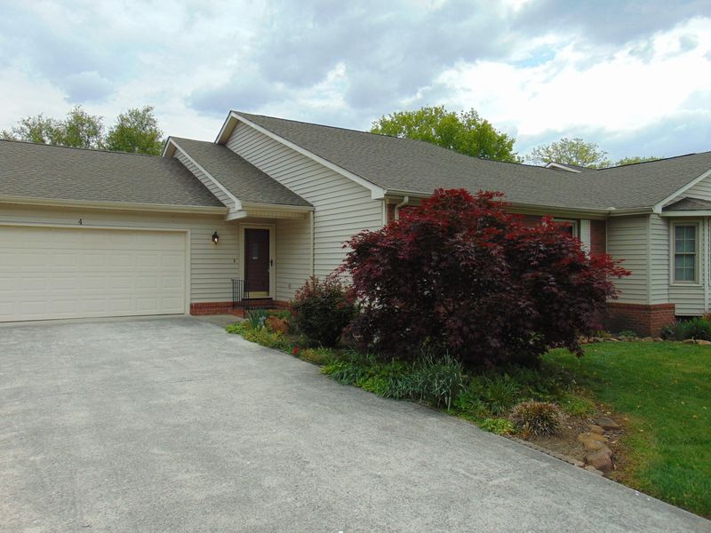 4 Breakers Ct, Clinton, TN 37716