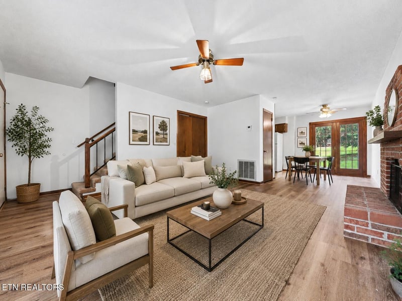 4 Eleven Estates Dr, Lenoir City, TN 37772