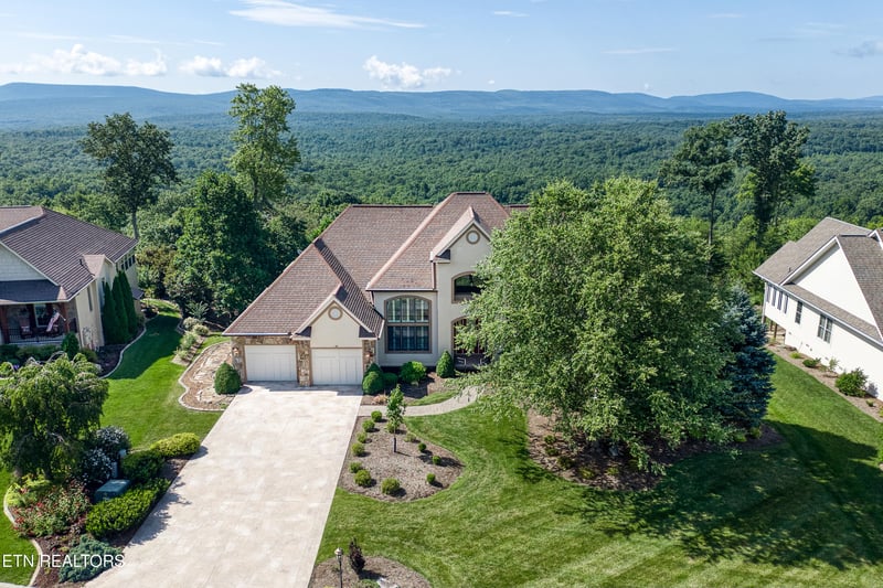 40 Bluff View Ter, Crossville, TN 38558