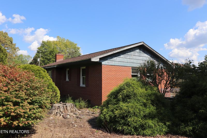 40 Cherry Branch Rd, Crossville, TN 38571