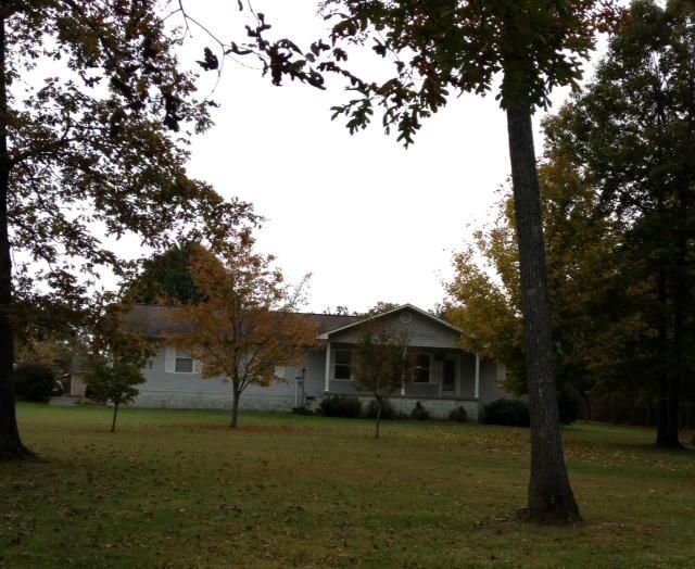 40 Crest Cir, Crossville, TN 38555