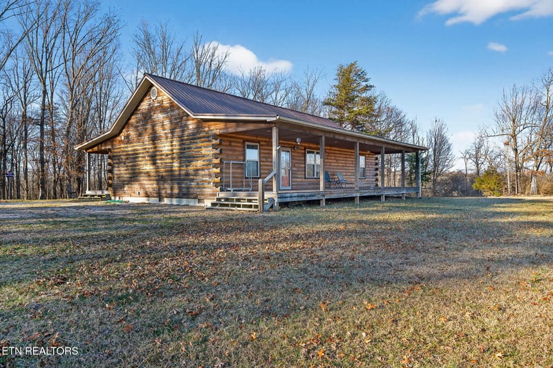 40 Diamond Padgett Ln, Monterey, TN 38574