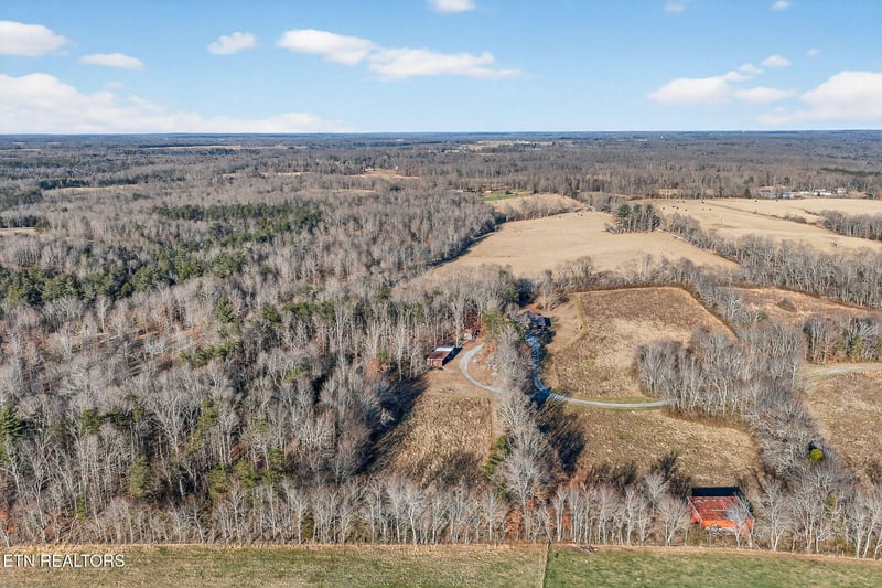 40 Diamond Padgett Ln, Monterey, TN 38574
