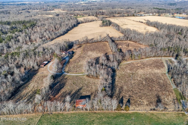 40 Diamond Padgett Ln, Monterey, TN 38574