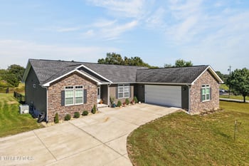 40 Highland Ridge Dr, Crossville, TN 38555