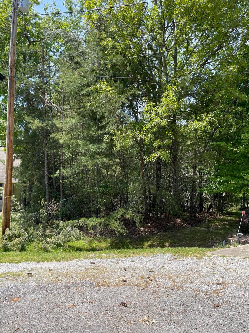 40 Leaf Cir, Crossville, TN 38558