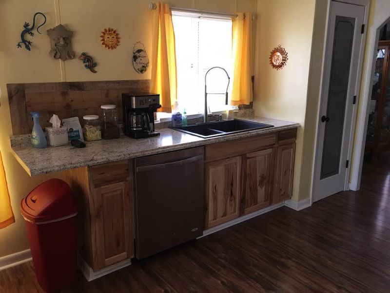 40 Pine Breeze Dr, Monterey, TN 38574