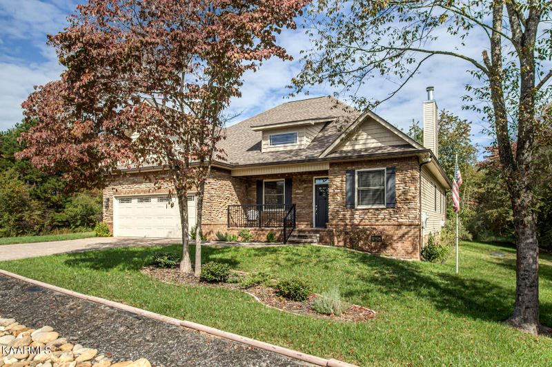 400 Elokwa Pl, Loudon, TN 37774
