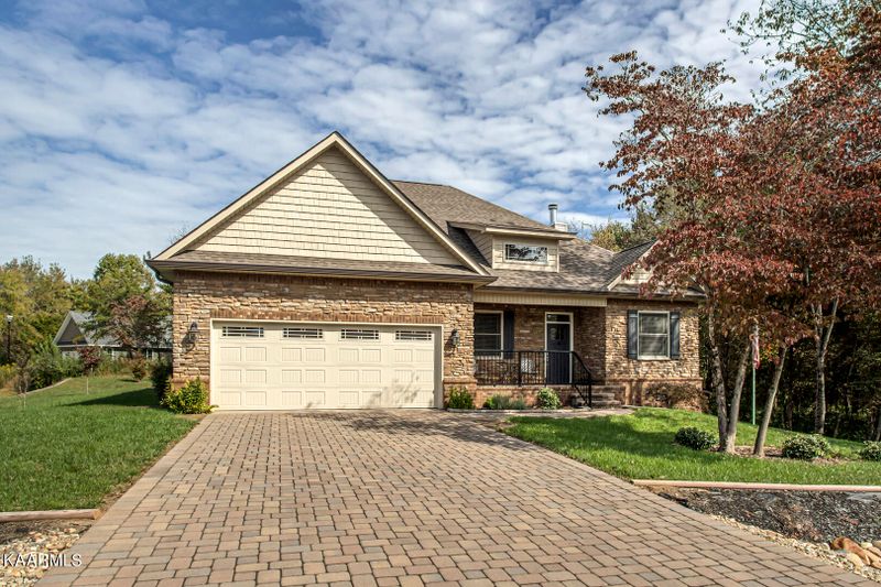 400 Elokwa Pl, Loudon, TN 37774