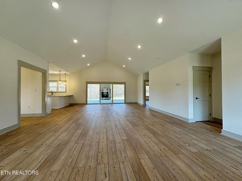 400 Galloway Dr, Helenwood, TN 37755