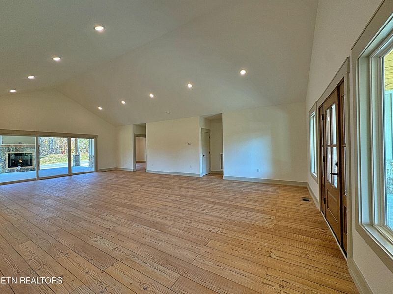 400 Galloway Dr, Helenwood, TN 37755