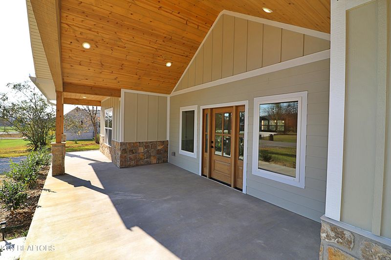 400 Galloway Dr, Helenwood, TN 37755