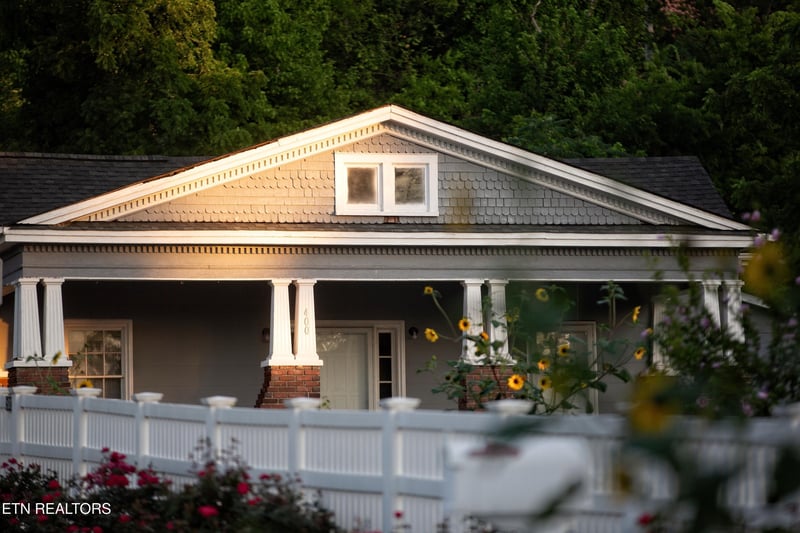 400 N Main St, Clinton, TN 37716