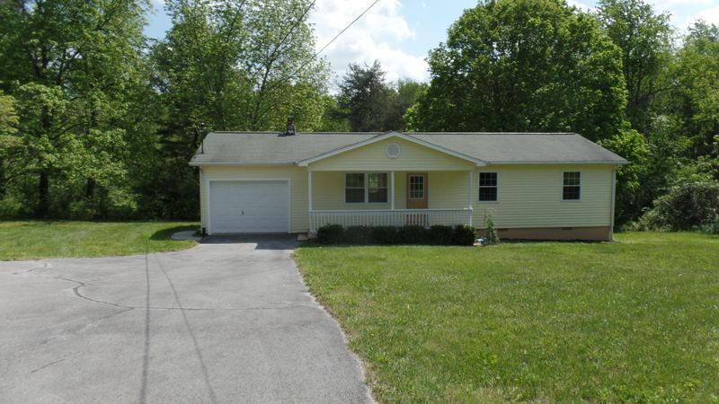400 Netherton Ln, Crossville, TN 38555