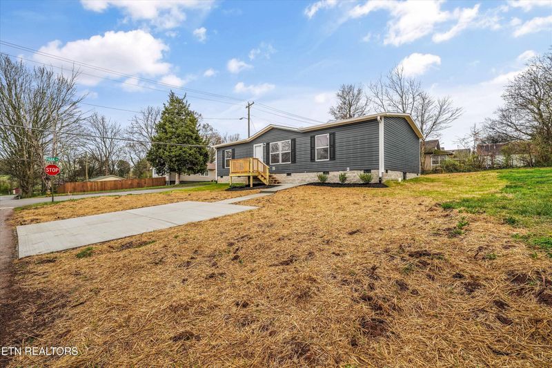 400 Park St, Athens, TN 37303