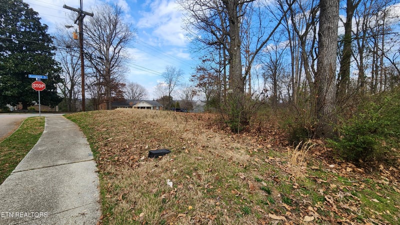 400 Russfield Dr, Knoxville, TN 37934