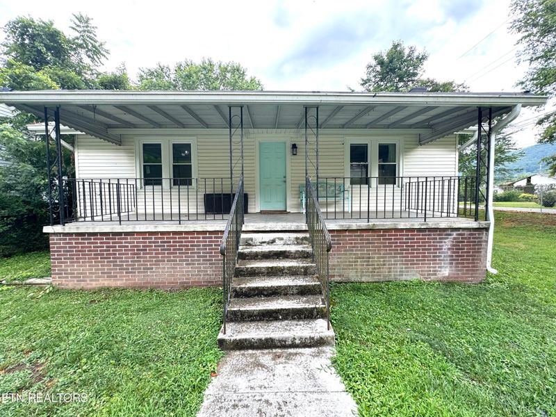 400 S Indiana Ave, Lafollette, TN 37766