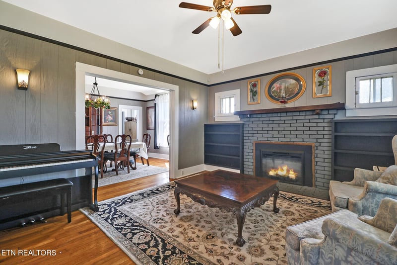 400 W Rockwood St, Rockwood, TN 37854