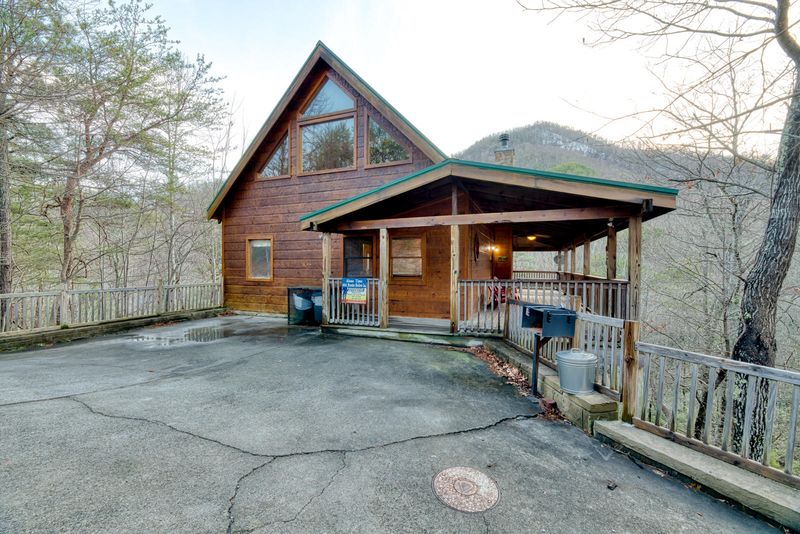 4001 Brooke Hollow Ln, Sevierville, TN 37862
