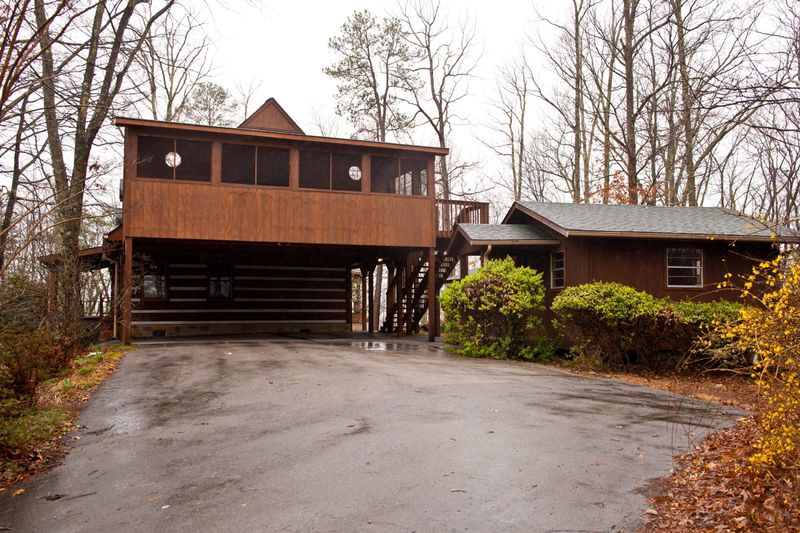 4001 Fox Hunters Ln, Sevierville, TN 37876