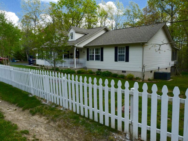 4002 Chica Rd, Crossville, TN 38572