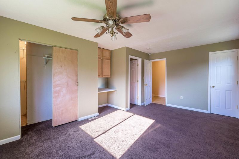 4002 Gap Rd, Knoxville, TN 37912