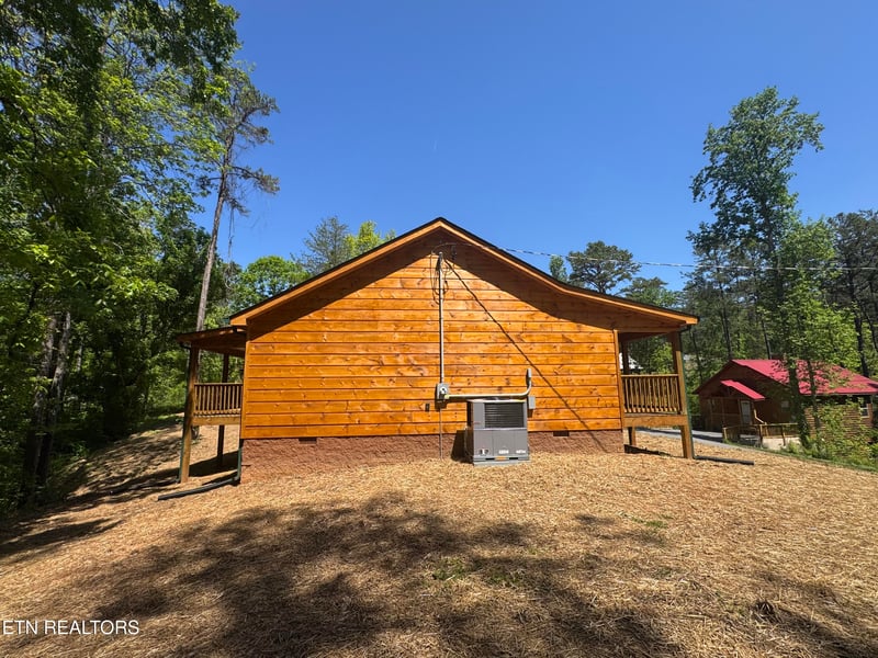 4002 Wears Cove Rd, Sevierville, TN 37862